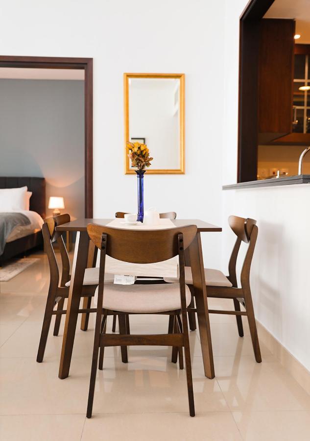 Nasma Luxury Stays - Fancy Apartment With Balcony Near Burj Khalifa Дубай Екстериор снимка