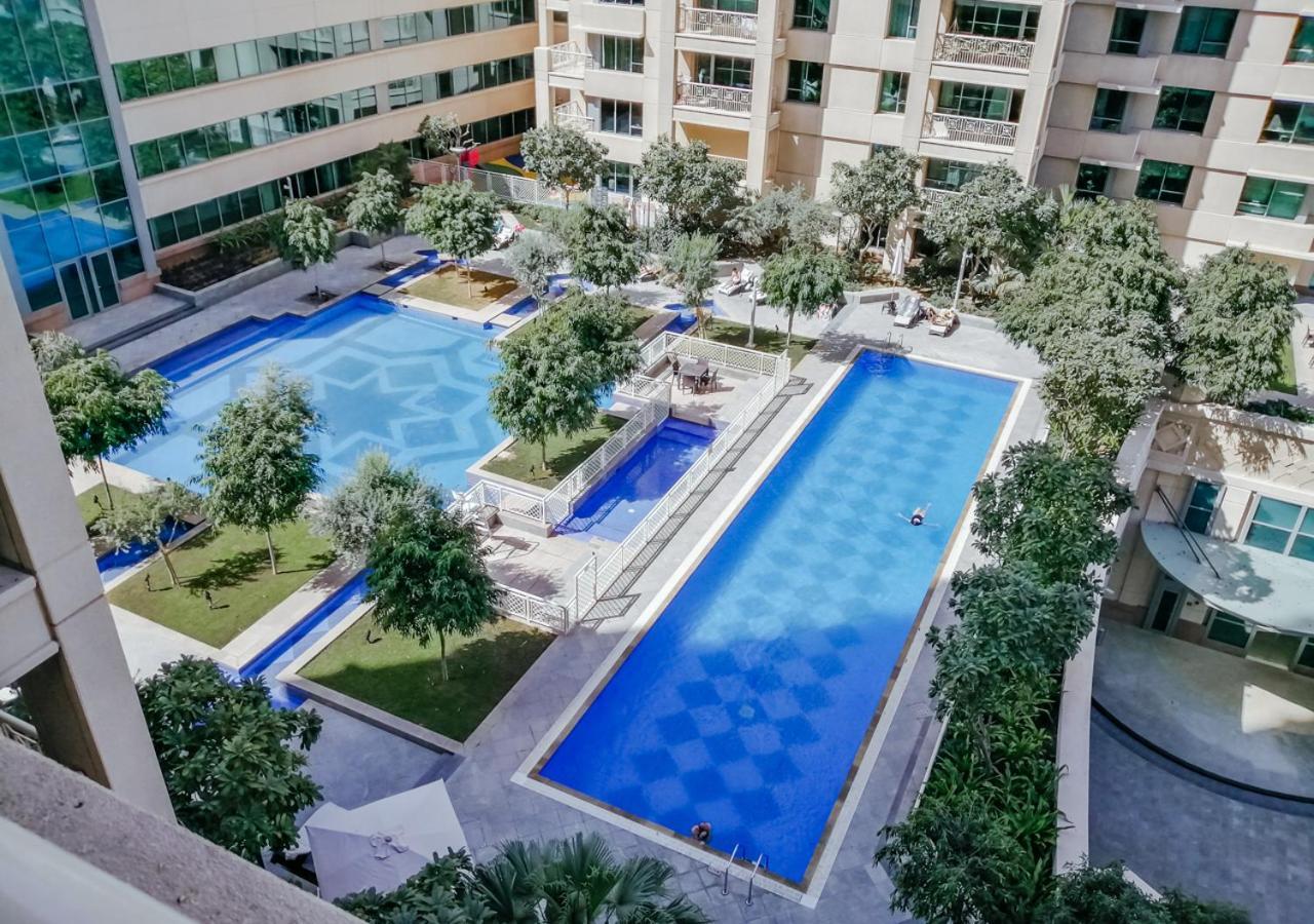 Nasma Luxury Stays - Fancy Apartment With Balcony Near Burj Khalifa Дубай Екстериор снимка